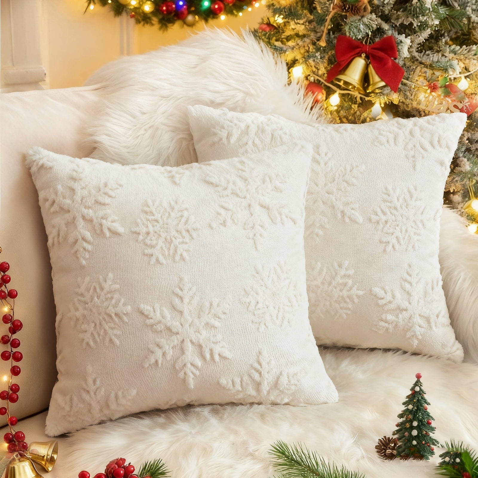 Sanmadrola Christmas Tree Decorative Throw Pillow Covers Set of 2, 18"x18" Soft Fluffy Pillowcases for Home Décor, Boho Pillow Covers Winter Holiday Cushion Cases for Sofa Couch Bedroom Living Room