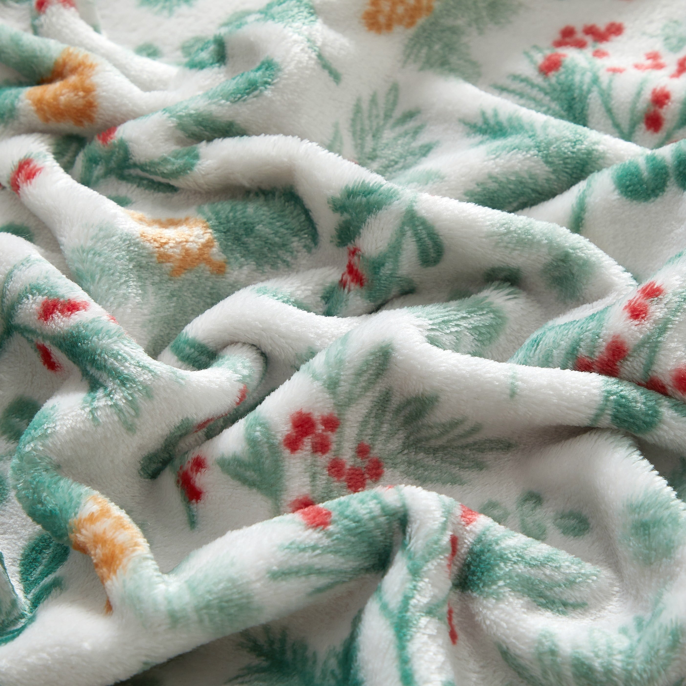 Holiday Time Cozy Christmas Plush Evergreen Throw Blanket, Standard Size, All Ages
