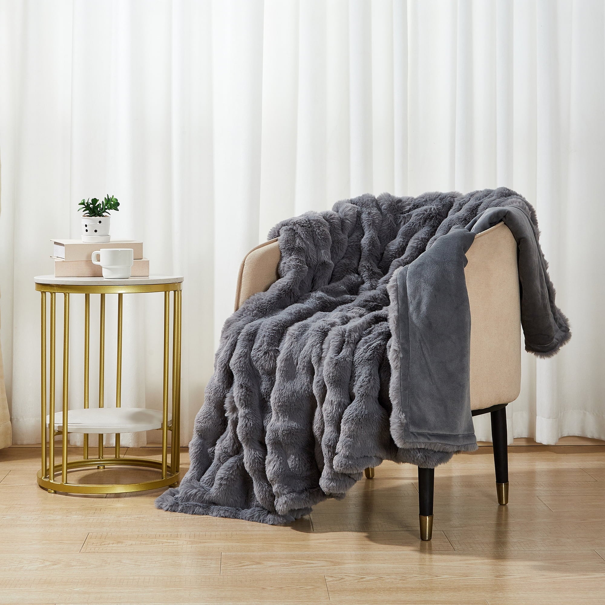 Better Homes & Gardens Grey Bubble Faux Fur Ultra Soft Luxury Oversize Throw Blanket 50" x 72", Grey Flannel